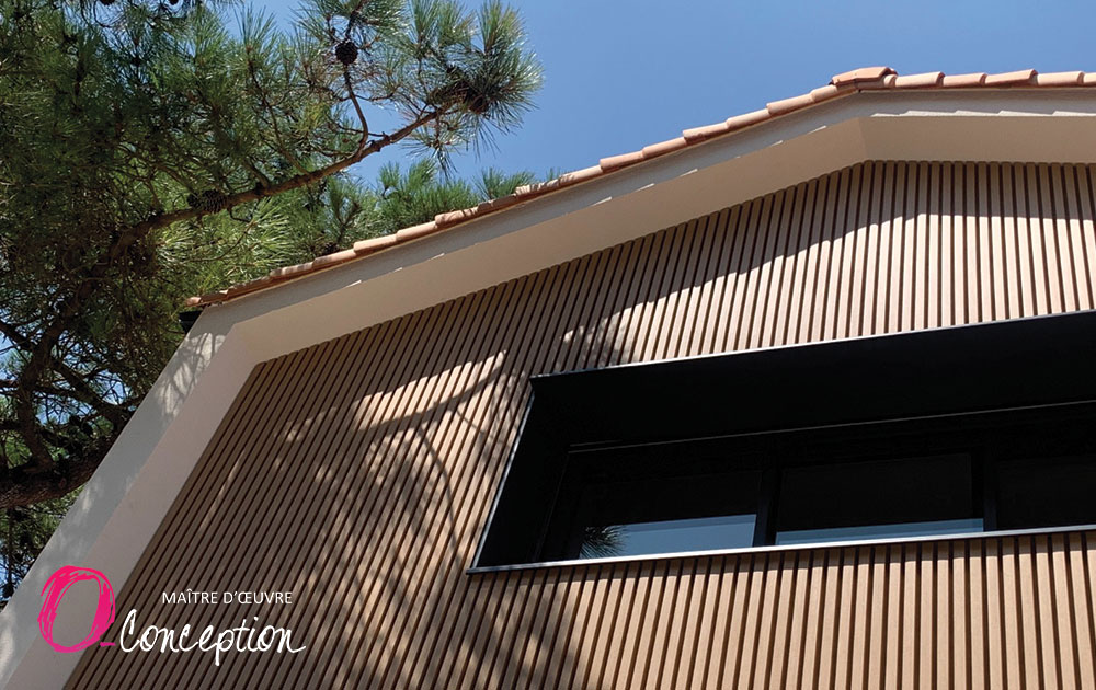 Construction sur-mesure d'une maison neuve en bord de mer : focus sur l'étage et son habillage bois